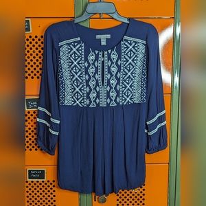 A Pea In The Pod Maternity Embroidered Navy and White 3/4 Sleeve Top Size Small